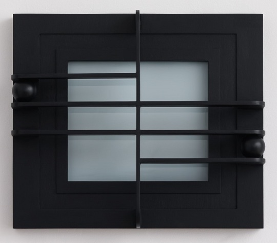 „Black Window”, Arantxa Etcheverria - lemn, plexiglas, acrilic