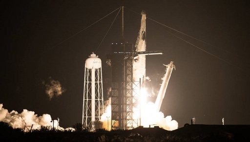 Patru astronauţi, într-o capsulă SpaceX spre Staţia Spaţială Internaţională. Japonezul Noguchi, a treia persoană din istorie care părăseşte Terra în trei vehicule diferite