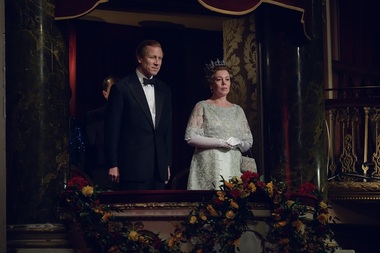 Guvernul britanic va solicita companiei Netflix să avertizeze publicul că serialul "The Crown" este o ficţiune - VIDEO