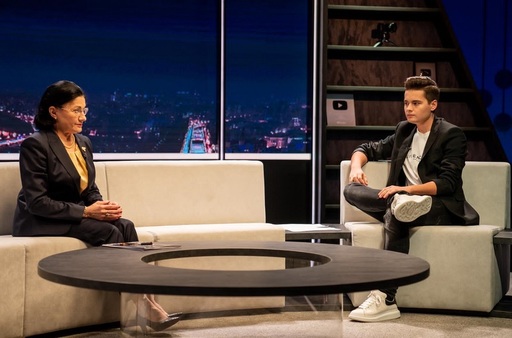 Prima TV - „Selly Show” - Dezbatere dintre un fost elev şi un fost ministru al Educaţiei

