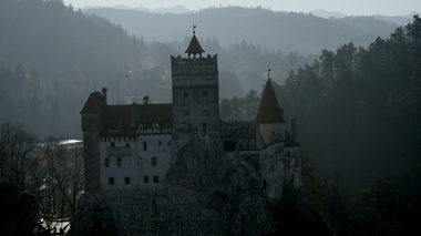 Blestemul lui Vlad Ţepeş şi Triunghiul Bermudelor, analizate într-un serial documentar la National Geographic