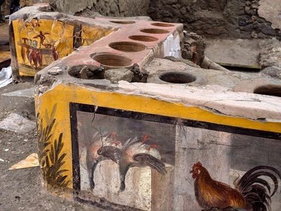 Pompei - Un thermopolium, "fast-food" antic, ornat cu motive policrome, descoperit intact - FOTO
