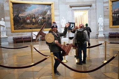 Capitoliul a făcut primul inventar al distrugerilor de după invazia partizanilor lui Trump. Nicio operă de artă majoră nu a fost grav afectată