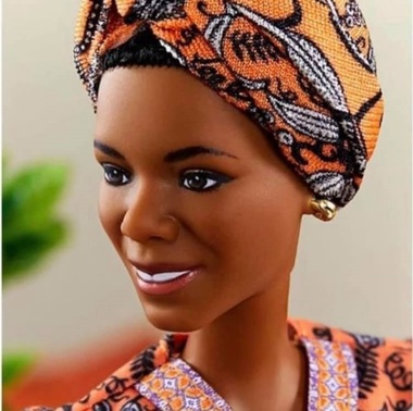 O păpuşă Barbie cu chipul poetei şi activistei Maya Angelou, lansată în Statele Unite - FOTO