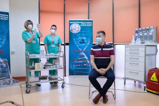 Ministrul Culturii anunţă că a avut contact cu o persoană care are COVID-19. Bogdan Gheorghiu s-a vaccinat miercuri împotriva coronavirusului