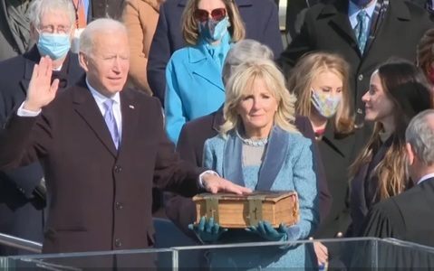 Ceremonia de inaugurare a mandatului lui Joe Biden, urmărită de mai mulţi americani decât învestirea lui Donald Trump

