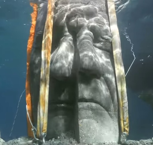 Şase sculpturi, realizate de artistul britanic Jason deCaires, au fost instalate pe fundul mării la Cannes - VIDEO