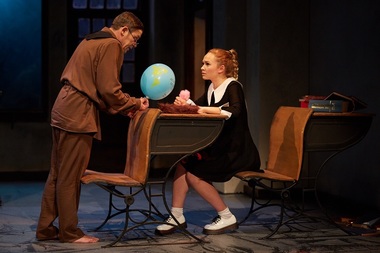 Teatrul Mic reia spectacolele în sală, sâmbătă, cu "Lecţia" de Eugene Ionesco