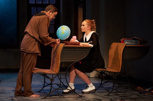 Teatrul Mic reia spectacolele în sală, sâmbătă, cu "Lecţia" de Eugene Ionesco