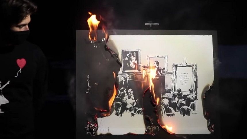Un Banksy original care a fost ars şi distrus într-un clip transmis online, vândut sub formă NFT pentru 380.000 de dolari - VIDEO
