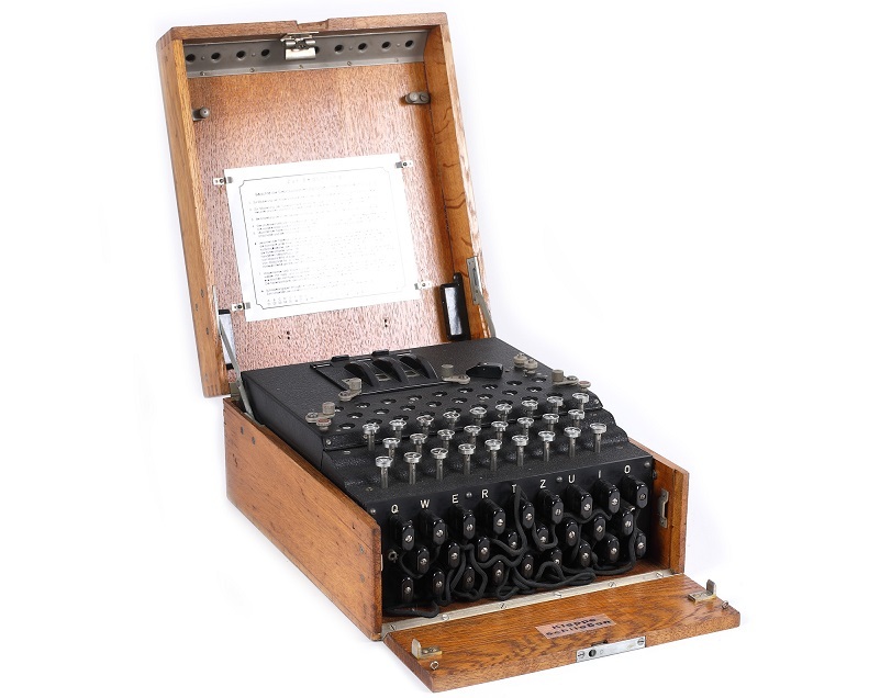 O maşină de criptat "Enigma", adjudecată la 135.000 de euro