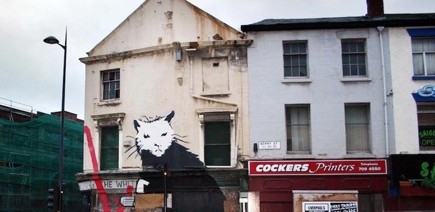 Un mural al lui Banksy din Liverpool, mutat în Ţările de Jos pentru a fi licitat