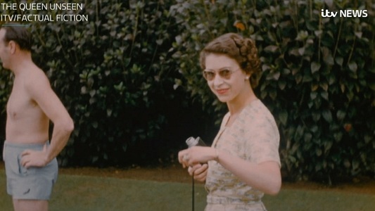 Imagini inedite cu regina Elizabeth a II-a, difuzate joi de ITV în documentarul "The Queen Unseen" - VIDEO