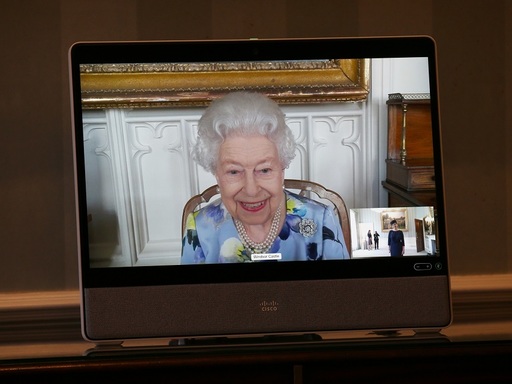 Regina Elizabeth a II-a, prima fotografie după funeraliile prinţului Philip