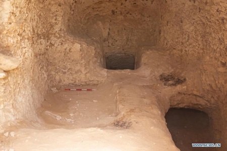 În jur de 250 de morminte, vechi de mai mult de 4.000 de ani, descoperite în sudul Egiptului