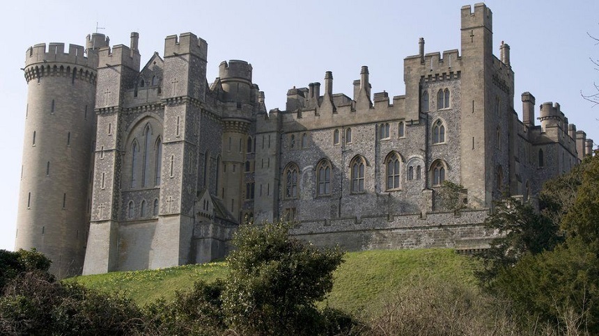 Obiecte de mare importanţă istorică, evaluate la 1 milion de lire sterline, furate dintr-un castel din Anglia