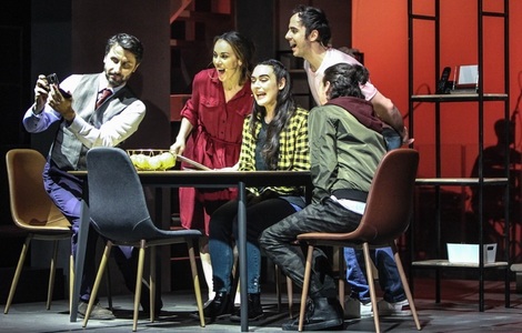 Premiera musicalului „Next to Normal - (A)normal”, pe 18 şi pe 19 iunie, la Teatrul de Operetă „Ion Dacian”