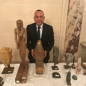 Mai mult de o sută de antichităţi scoase ilegal din ţară au fost restituite Egiptului