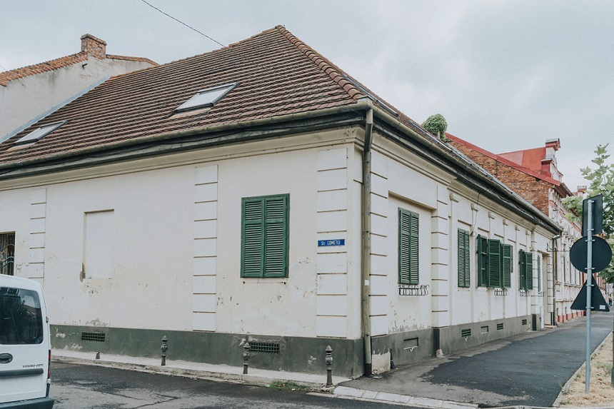 "Casa de pe Colţ" din Oradea, veche de 200 de ani, scoasă la vânzare cu 475.000 de euro - FOTO