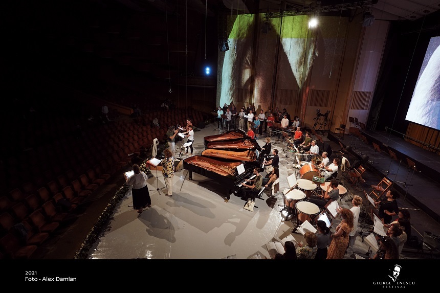 Trei lucrări de Stravinsky - „Nunta”, „Vulpea” şi „Potopul” - în premieră în România. Actorul Robert Powell, narator - FOTO