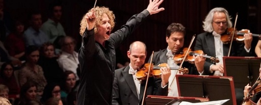 Simfonia a III-a, creaţie monumentală a lui George Enescu, interpretată de Philharmonia Orchestra London