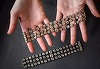 Două brăţări cu o sută de diamante care i-au aparţinut reginei Franţei Marie-Antoinette, licitate la Geneva