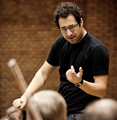 Leo Hussain, dirijor principal-invitat al Filarmonicii "George Enescu", deschide stagiunea simfonică la Ateneul Român