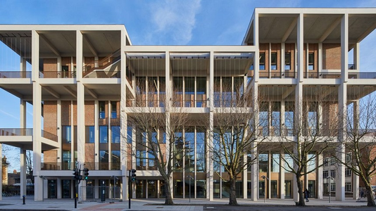 Complexul studenţesc al Kingston University London, desemnat cea mai bună clădire nouă din Marea Britanie - VIDEO