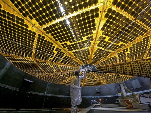 Lucy, prima misiune a NASA către asteroizi troieni, decolează sâmbătă