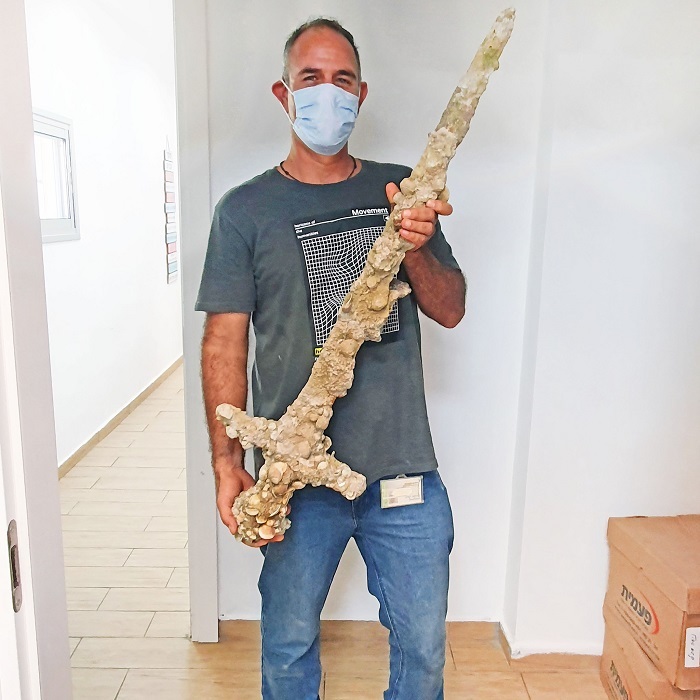 O sabie cruciată veche de 900 de ani a fost găsită de un scafandru în largul coastei Israelului