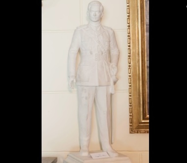 Statuia din bronz a Regelui Mihai I va fi dezvelită luni, la Sinaia