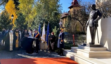Statuie a Regelui Mihai I, ridicată la Sinaia şi dezvelită la 100 de ani de la naşterea Majestăţii Sale - FOTO/ VIDEO