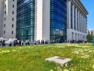 UPDATE - ”Maratonul Informării” va avea loc sâmbătă, la Biblioteca Naţională Bucureşti. Medici, specialişti şi cercetători vor oferi explicaţii despre vaccinarea anti-Covid / Sesiuni de informare cu câte 4-6 medici