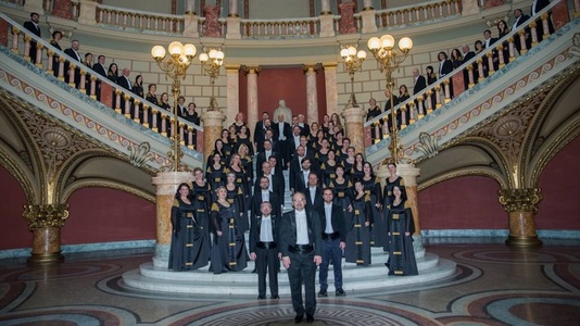 Corurile Filarmonicii „George Enescu” şi al Operei Naţionale sărbătoresc Crăciunul pe scena Ateneului Român