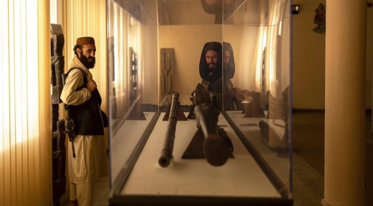 Muzeul Naţional din Afganistan s-a redeschis însă personalul este neplătit şi talibanii păzesc comorile 