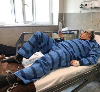 Poetul şi cineastul iranian Baktash Abtin, critic al regimului de la Teheran, a murit în închisoare după ce a contractat Covid