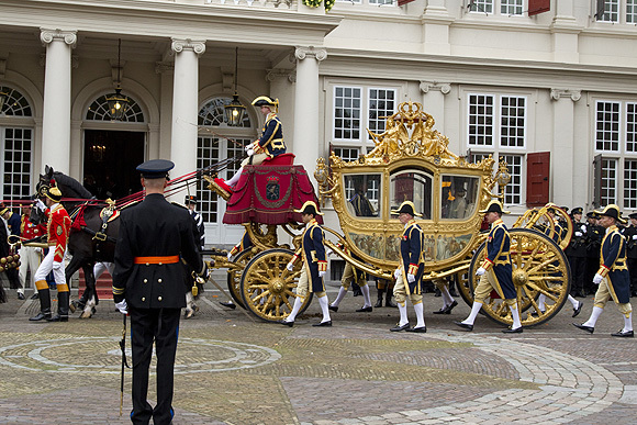 Regele Ţărilor de Jos renunţă la caleaşca aurită ce aminteşte de trecutul colonial 