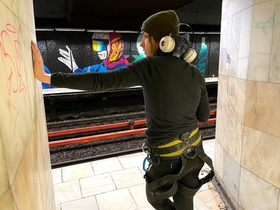 „Oraşul M” - Staţii de metrou bucureştene au fost transformate de tineri artişti în galerie de artă subterană - FOTO