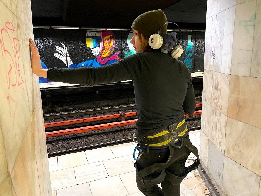 „Oraşul M” - Staţii de metrou bucureştene au fost transformate de tineri artişti în galerie de artă subterană - FOTO