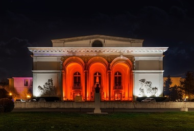 Opera Naţională Bucureşti va fi luminată în portocaliu de Ziua Mondială a Luptei împotriva Cancerului 