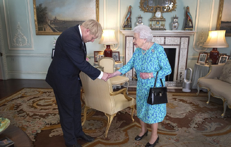 Boris Johnson i-a adus un omagiu reginei Elizabeth a II-a, „dăruirii neclintite faţă de naţiune” 