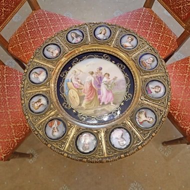 Mai mult de 150 de piese decorative Art Nouveau sunt scoase la licitaţie săptămâna viitoare în Bucureşti