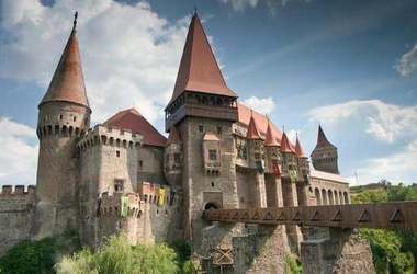 Termenul de depunere a propunerilor pentru includerea obiectivelor în cele 12 rute turistice/culturale din PNRR, prelungit cu o săptămână, din cauza războiului din Ucraina  
