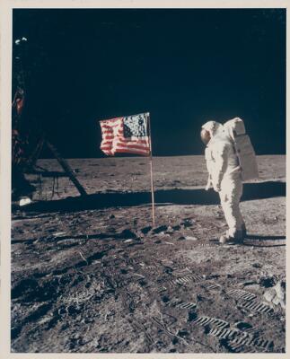Primele fotografii de pe Lună din 1969 sunt scoase la licitaţie în Danemarca 