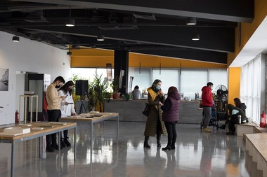 Spaţiile Muzeului Naţional de Artă Contemporană se transformă în locuri de joacă, de socializare şi întâlnire pentru refugiaţii din Ucraina