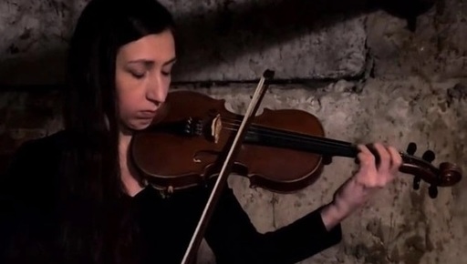 Vioara devine "armă a rezistenţei" în adăposturile ucrainene - VIDEO
