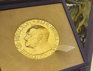 Novaya Gazeta şi Dmitri Muratov donează medalia Premiului Nobel refugiaţilor ucraineni
