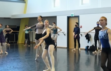 Balerini ucraineni au găsit refugiu la Staatsballett din Berlin