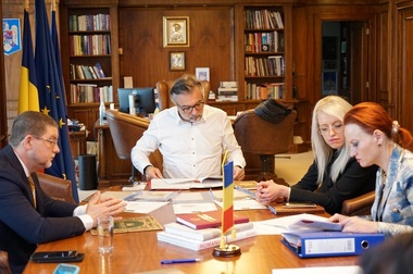 Cinci manuscrise aparţinând lui Emil Cioran şi Mircea Eliade au fost achiziţionate de Ministerul Culturii