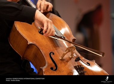 Concursul „Enescu”: 23 de violoncelişti în recital pe www.festivalenescu.ro  
